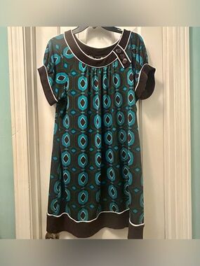 Retro Geometric Shift Dress with button detail
